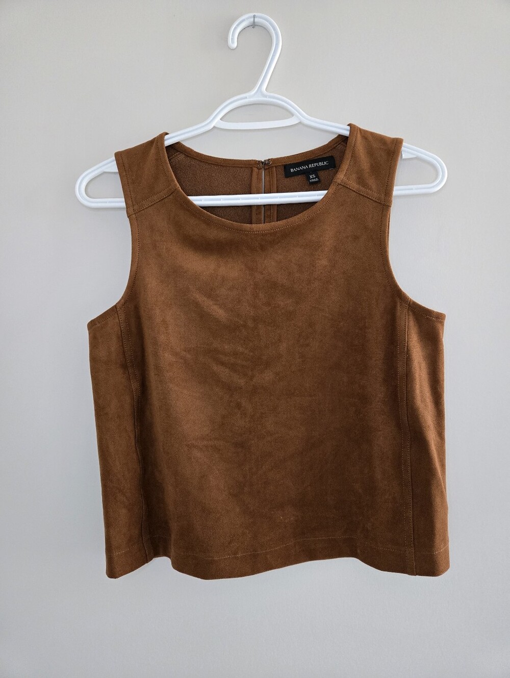 Banana Republic NWOT Vegan Brown Suede Crop Tank Top with Hook Eye Closure